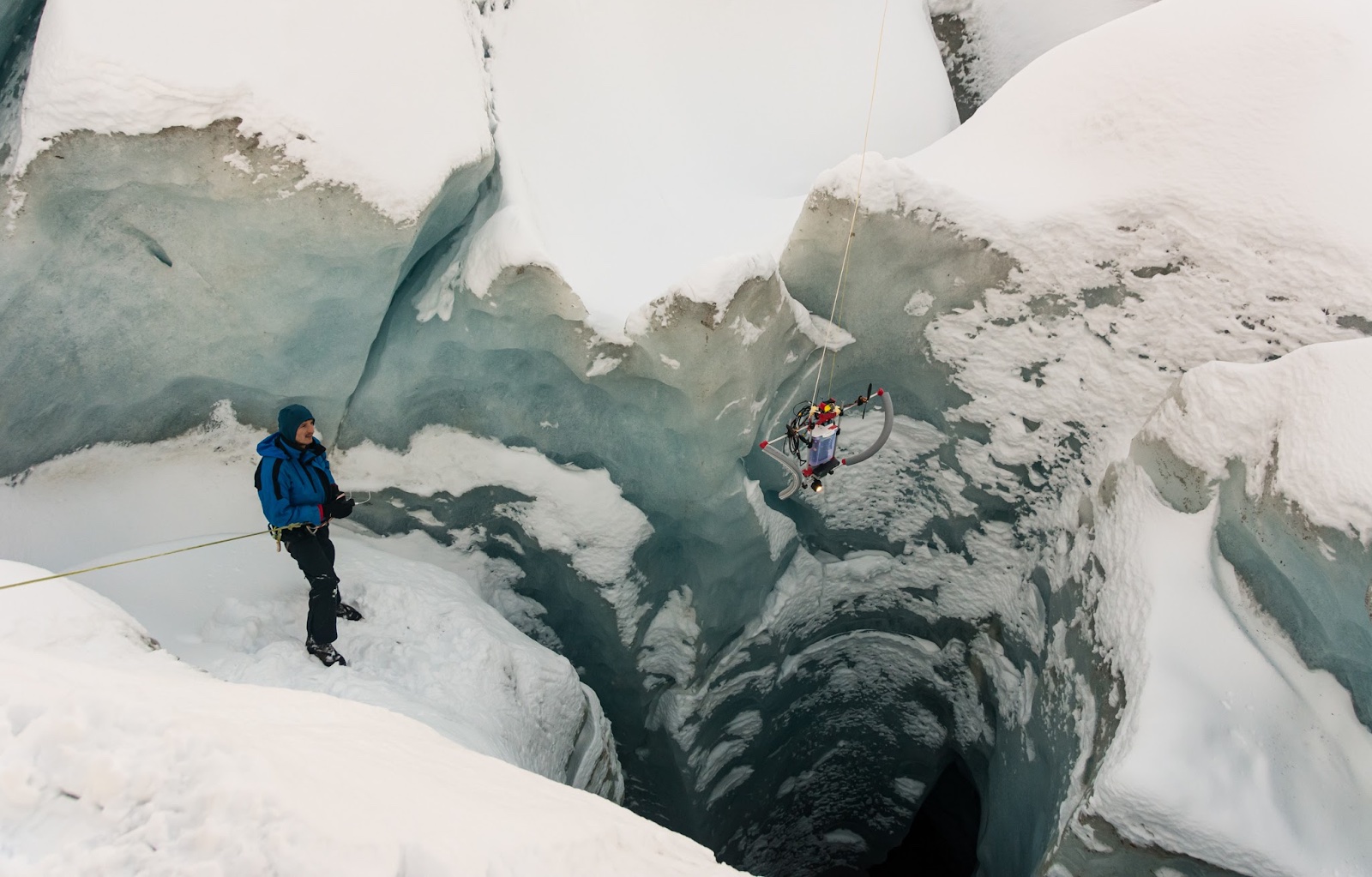 lowering robot into moulin