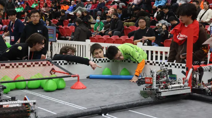Featured image for Spotlight: Daniel Alp and using Foxglove to make it to the VEX world championships.